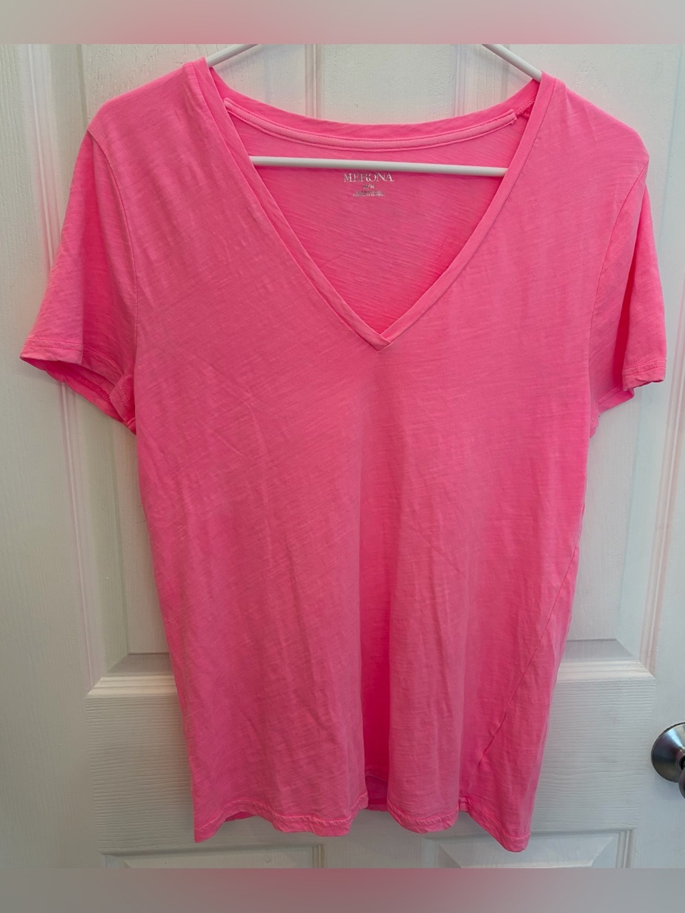 T-Shirt Merona Women's Pink V-Neck, Size Medium